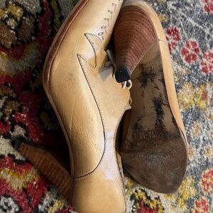 VINTAGE Women's Tan Leather Lace-Up Oxford High Heel Shoes